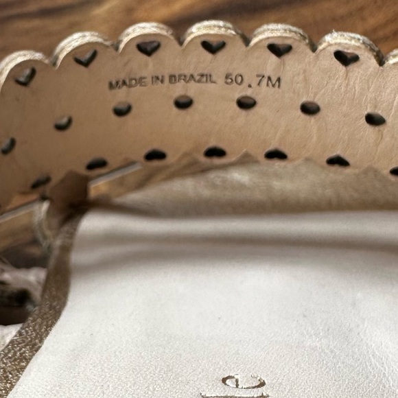 Kate Spade Women's Gold lazer cut strap leather Sandals 7 - Picture 5 of 6